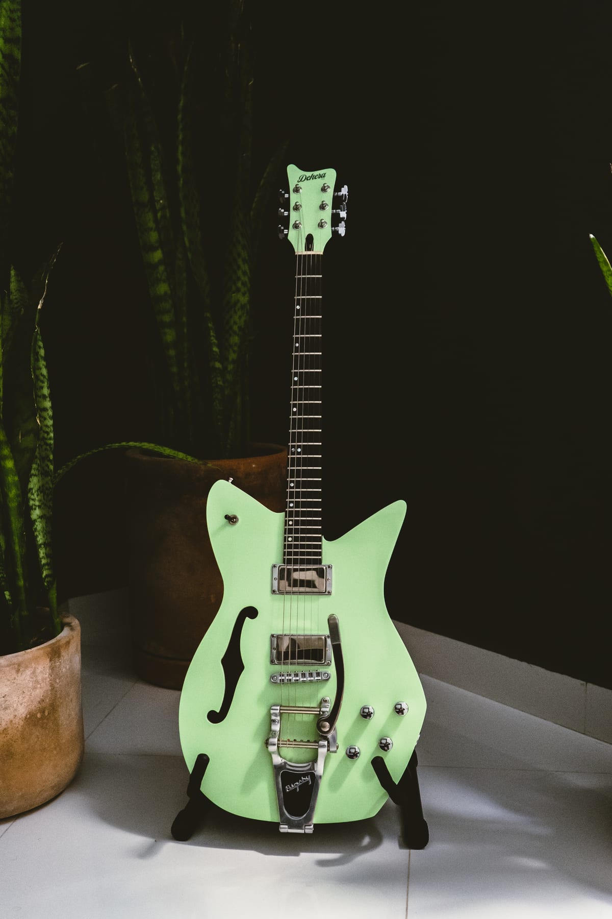 Electric Guitar MK I /MMXX/ Dehesa · plate 16