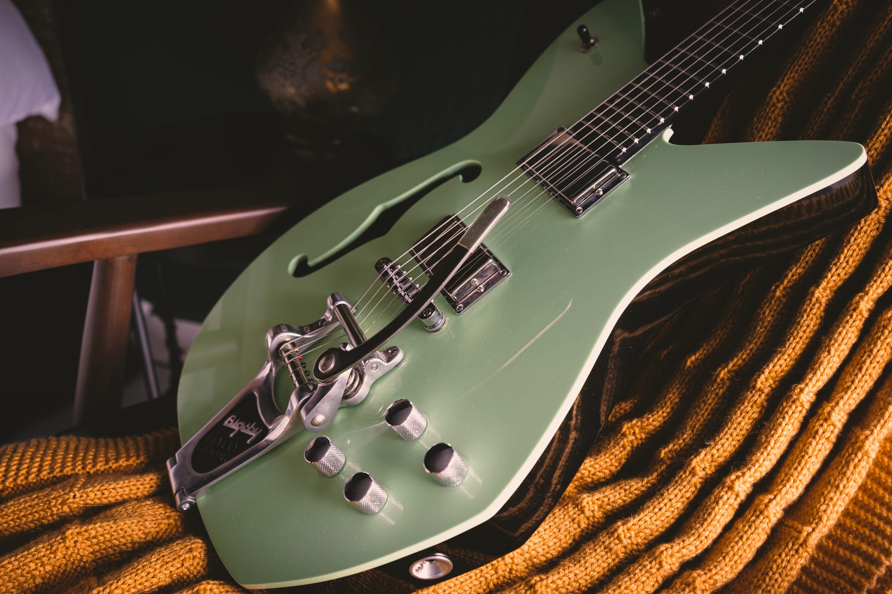 Electric Guitar MK I /MMXX/ Dehesa · plate 22