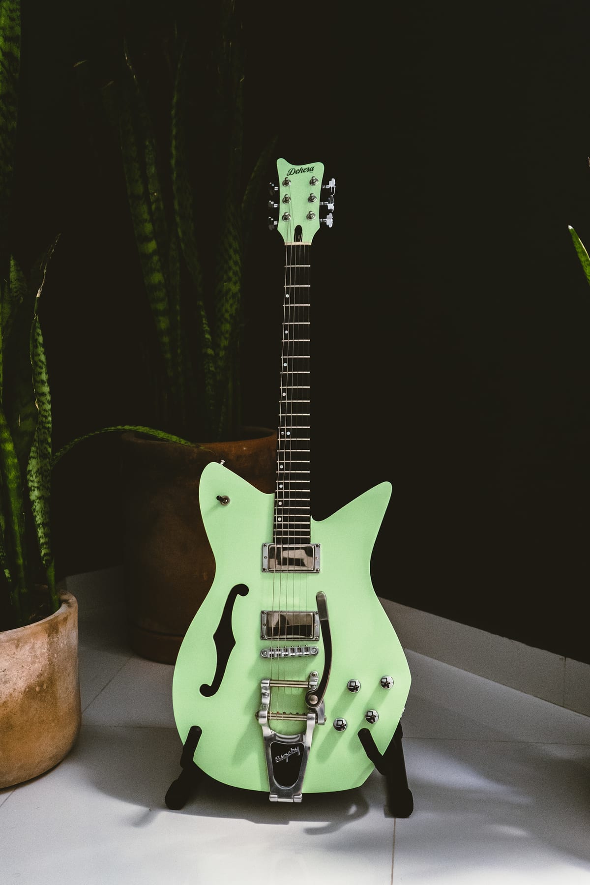Electric Guitar MK I /MMXX/ Dehesa · plate 23